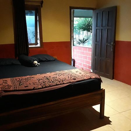 Big Daddy'S Surfcamp Apartamento Pasanggaran Exterior foto