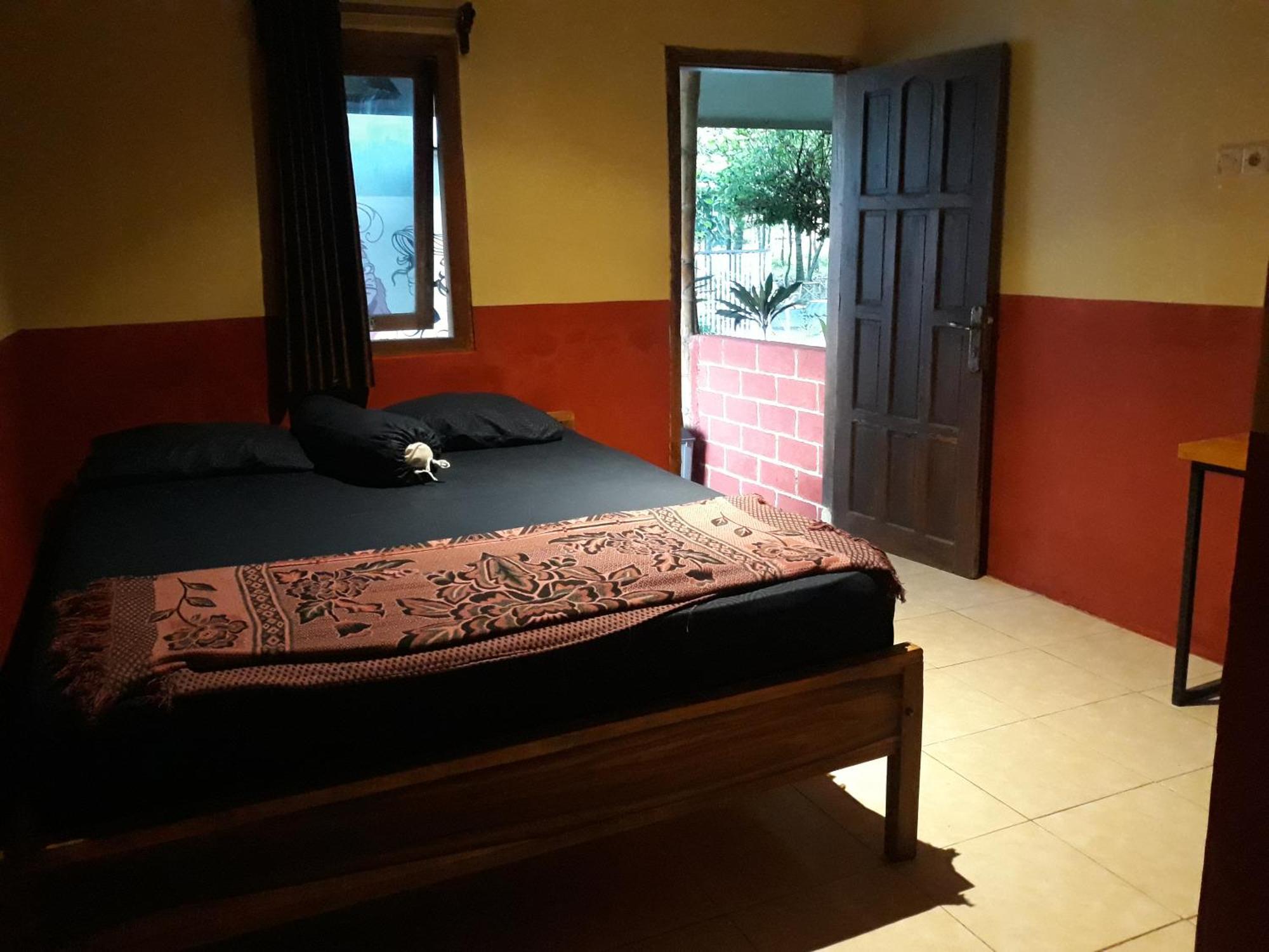 Big Daddy'S Surfcamp Apartamento Pasanggaran Exterior foto