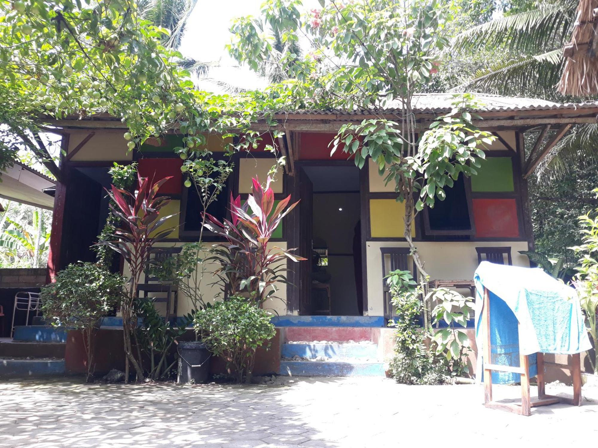 Big Daddy'S Surfcamp Apartamento Pasanggaran Exterior foto